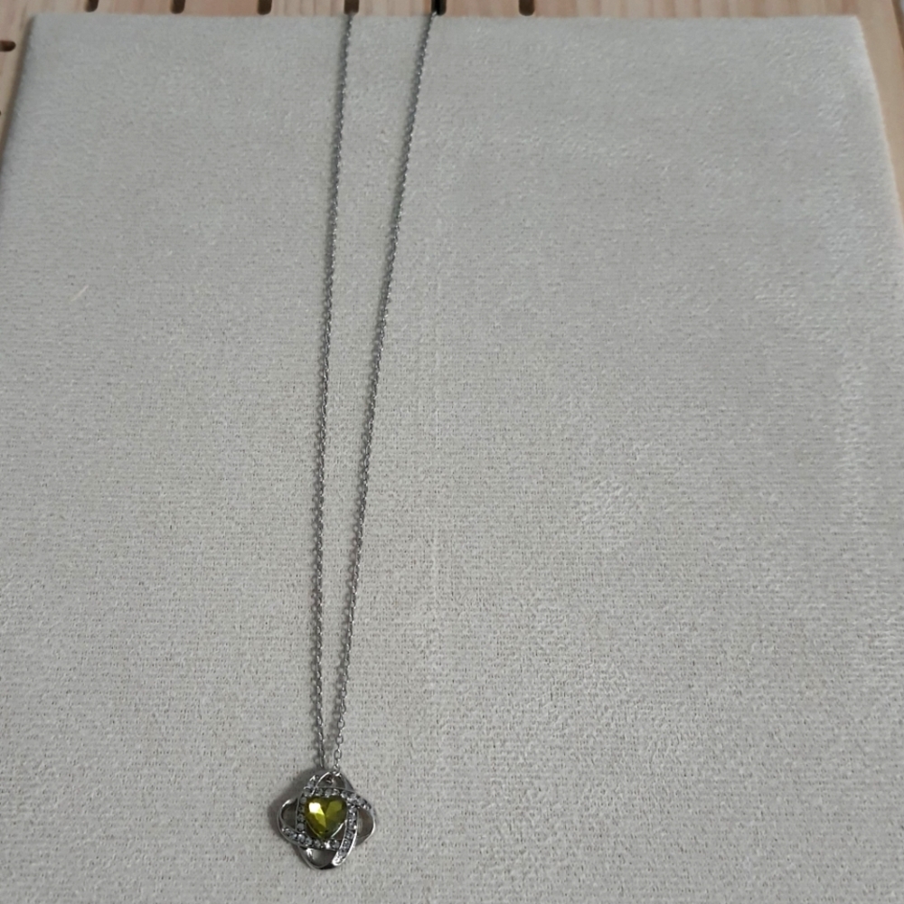 Elegant Silvery Necklace with Peridot Green stone